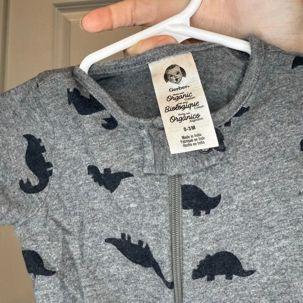 Gerber‎ Boys Dinosaur Zip Pajamas Size 0-3 Months